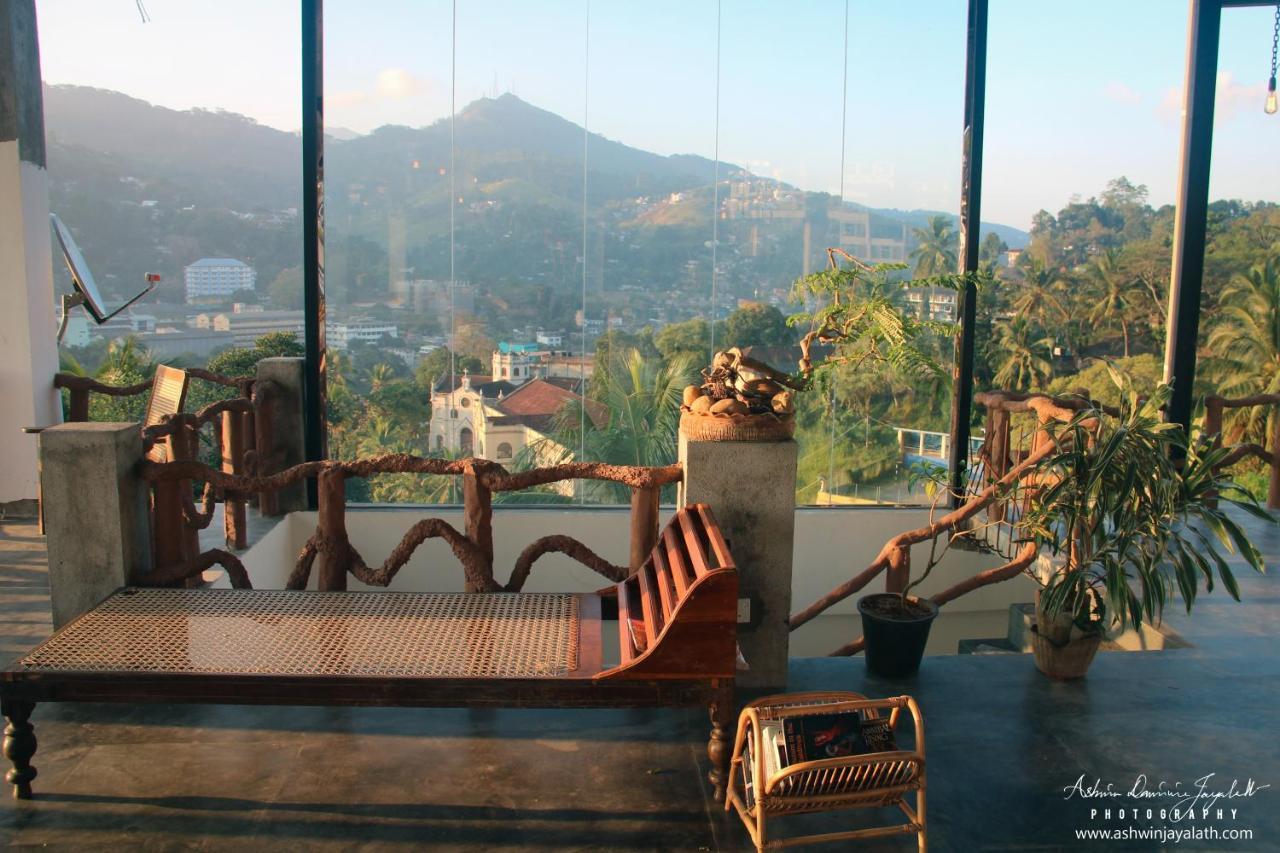 Bed and Breakfast Square Peg Kandy Esterno foto